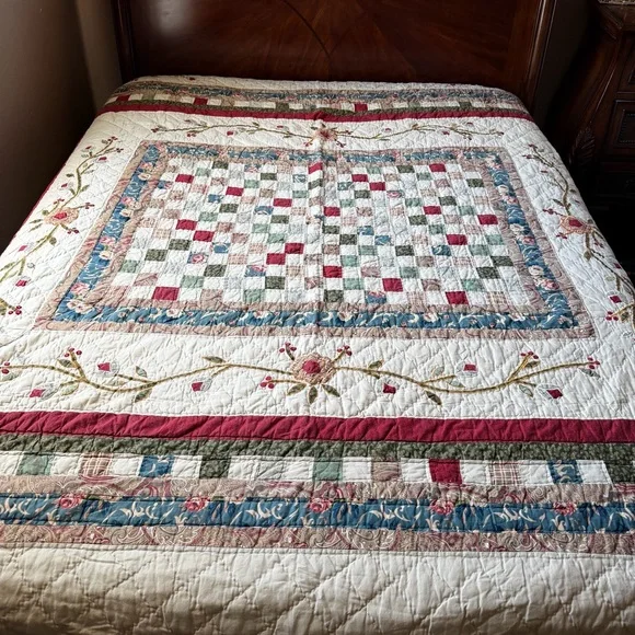 Vintage Patchwork Quilt 100x90 Floral Cottage Queen King Cotton - Picture 3 of 11